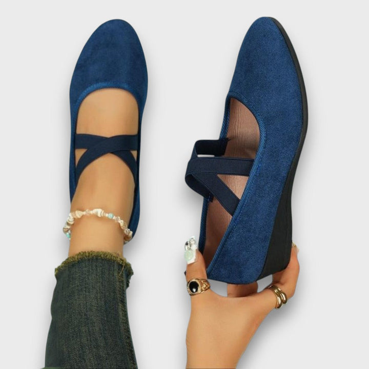 ARLENA CLOSED WEDGE SHOES